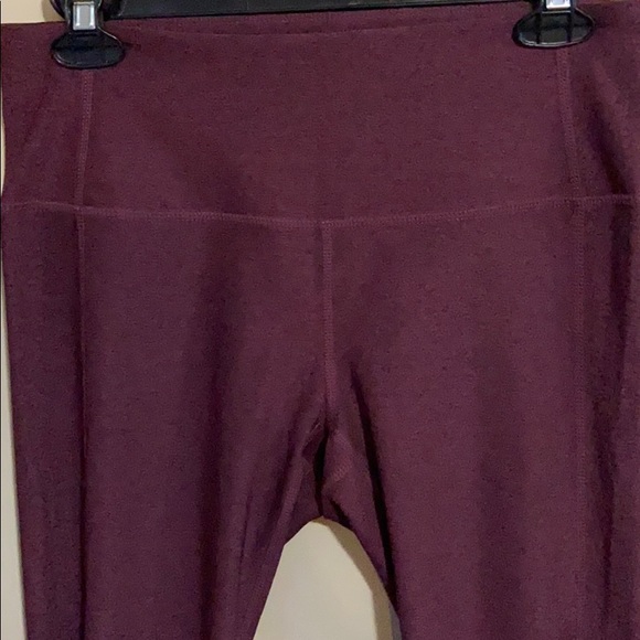 Z by Zella Burgundy High Rise Capri Size Medium - Picture 2 of 7